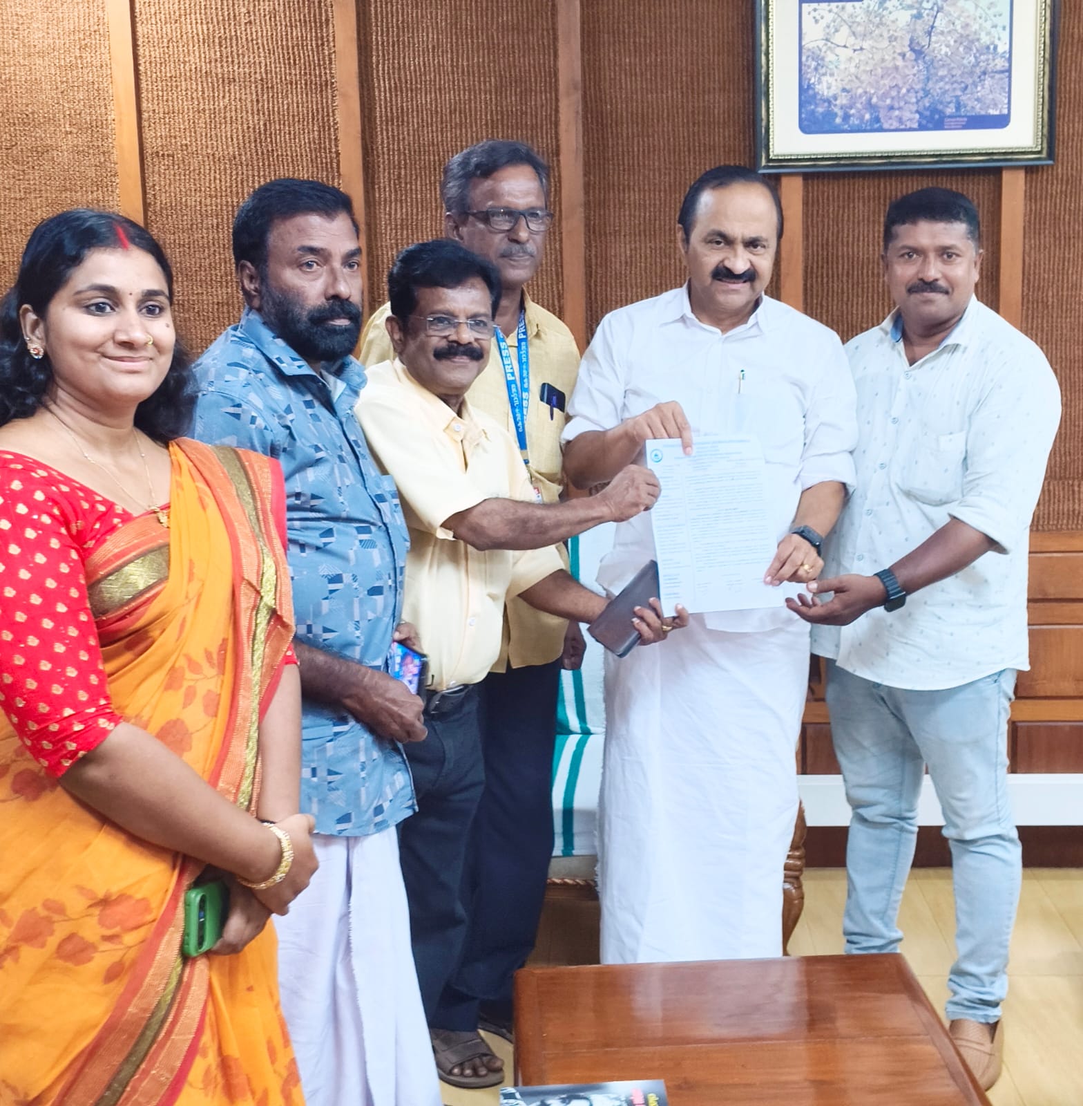 Office-bearers submit a memorandum at the Secretariat seeking a Journalists' Welfare Fund Board